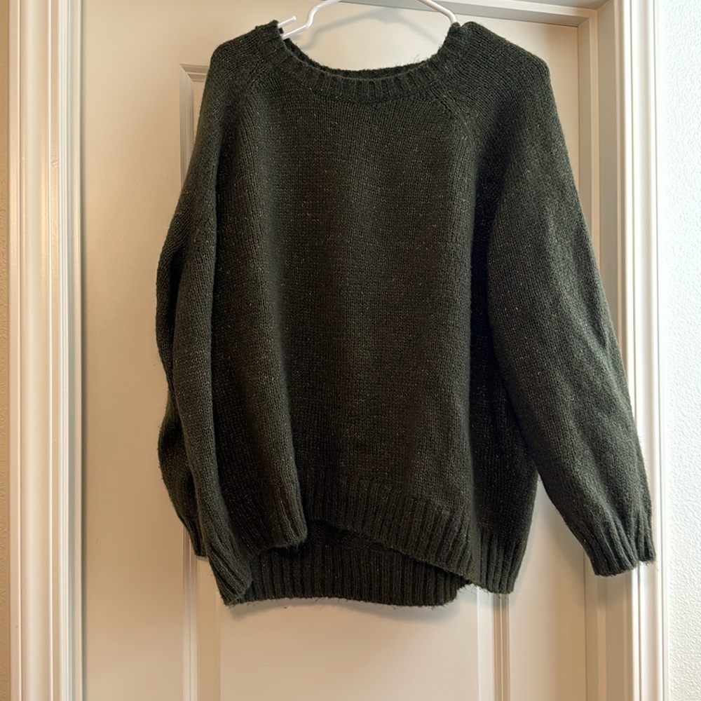 *LIKE NEW* Sweater